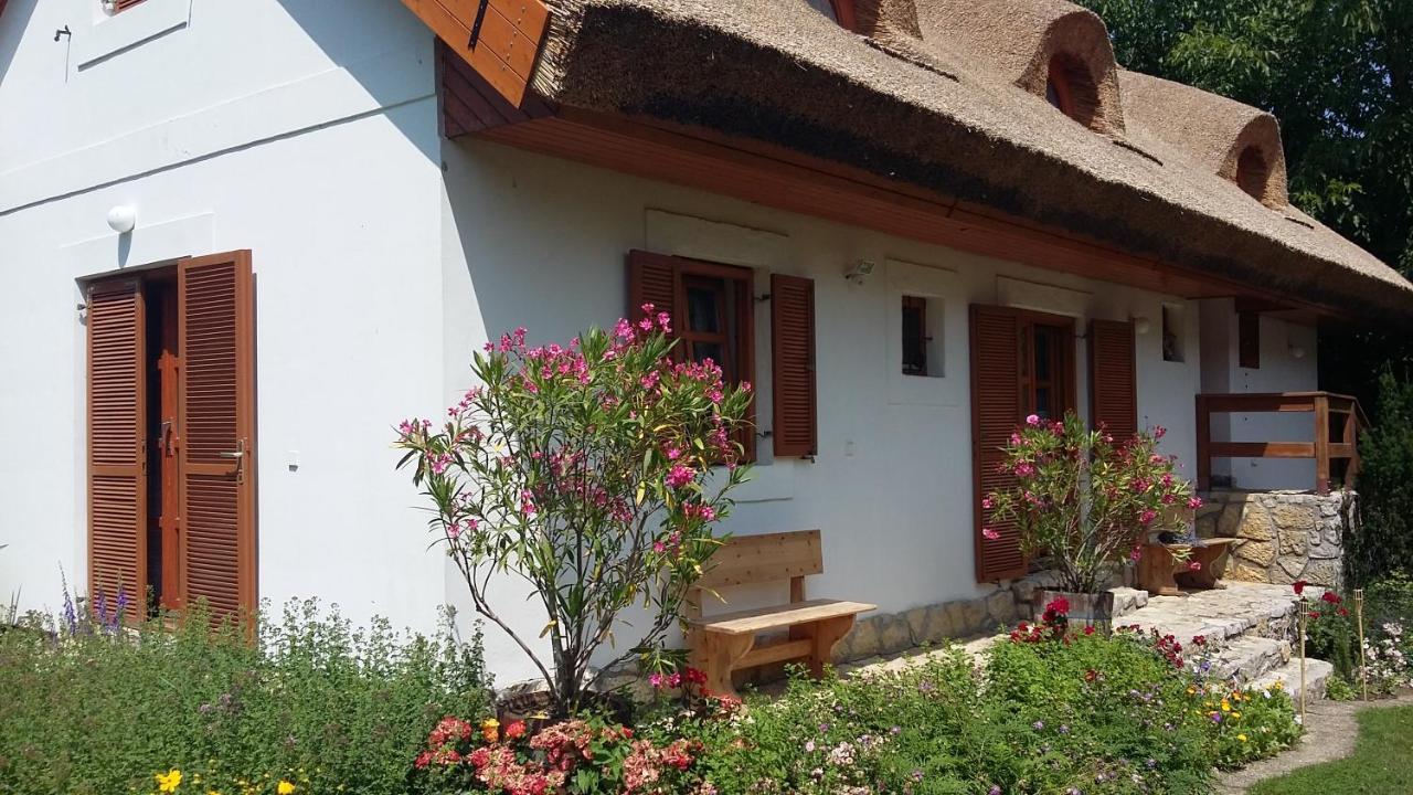 Liliomfa Apartman Apartment Сиглигет Екстериор снимка